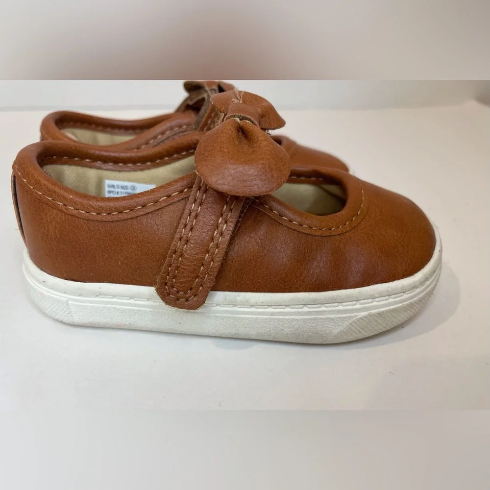Carter’s Toddler Girl’s Slip-On Bow Brown Flats‎ Size 4